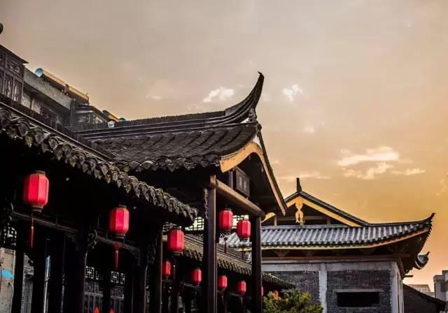 攀登高峰